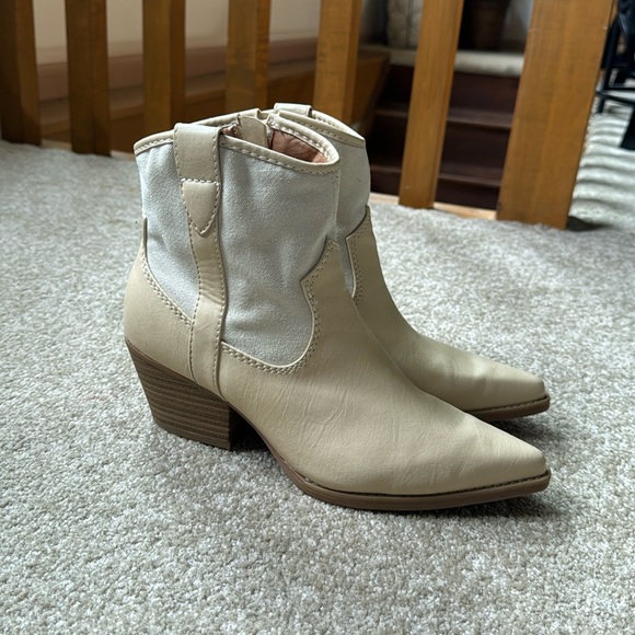 Universal Thread Shoes - Cowgirl booties